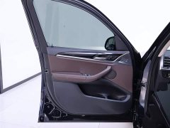 BMW X3 facelift xDrive25i M sports package - фото 18