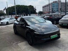 Tesla Model Y rear-wheel drive version - фото 3