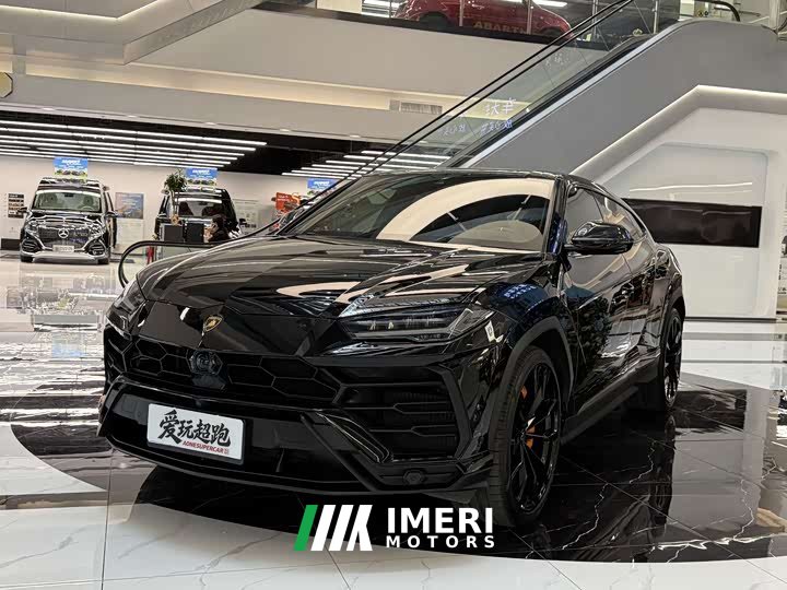 Porsche Urus 2021 4.0T V8 - автомобиль из Китая