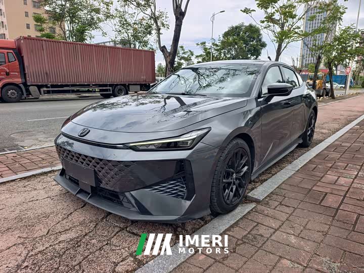Changan UNI-V 1.5T premium