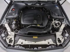 Mercedes-Benz E-Class facelift E 300 L sporty and stylish - фото 6