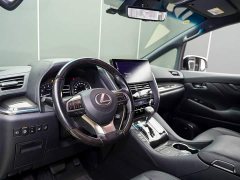 Lexus LM 2023 3.5L automatic - фото 9