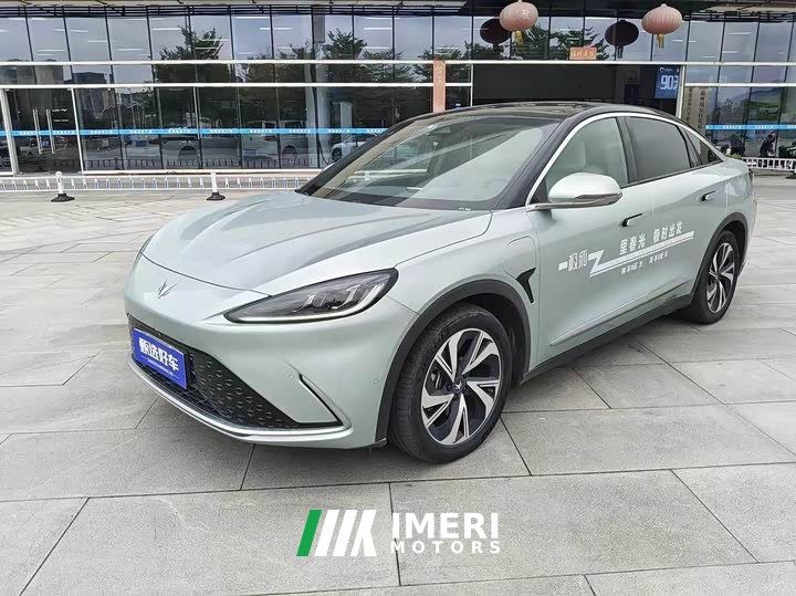 Arcfox JiFox Alpha S 2022 708S 160kW - автомобиль из Китая