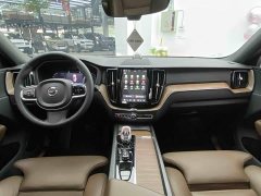 Volvo XC60 B5 four-wheel drive Zhiyuan Deluxe Edition - фото 11