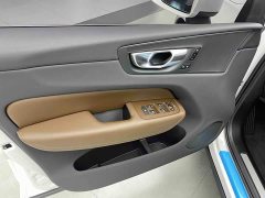 Volvo XC60 B5 four-wheel drive Zhiyuan Deluxe Edition - фото 15