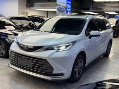 Toyota SIENNA 2.5L dual-engine four-wheel drive premium edition - фото 1