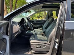 Audi Q5L 2020 facelift 40 TFSI enjoys fashionable style - фото 6