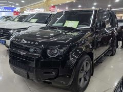 Land Rover Defender 110 P400 Dark Special Edition - фото 1