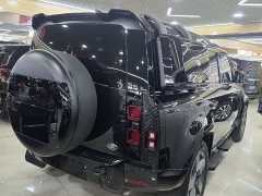 Land Rover Defender 110 P400 Dark Special Edition - фото 12