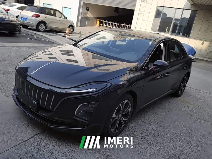 Hongqi E-QM5 facelift basic travel version - автомобиль из Китая