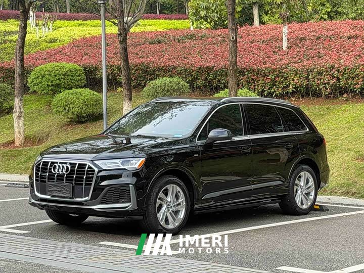 Audi Q7 45 TFSI quattro S line sports - автомобиль из Китая