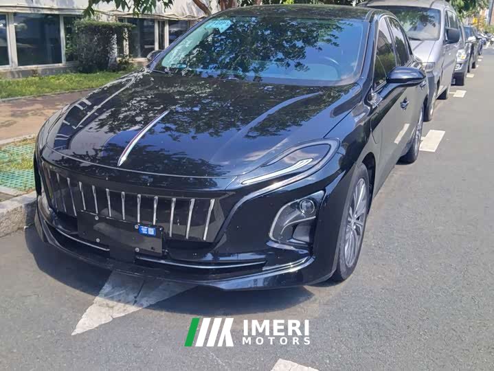 Hongqi E-QM5 620km PLUS - автомобиль из Китая