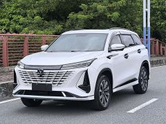 Changan CS75PLUS 2023 third generation 1.5T automatic premium - фото 1