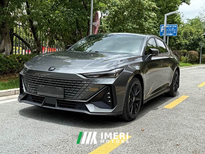 Changan UNI-V 2022 1.5T premium - автомобиль из Китая
