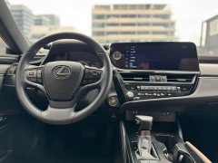 Lexus ES 2022 200 Excellence Edition - фото 2