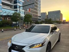 Lexus ES 2022 300h Premium Edition - фото 1