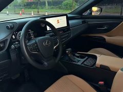Lexus ES 2022 300h Premium Edition - фото 2