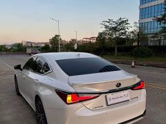 Lexus ES 2022 300h Premium Edition - фото 5
