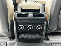Land Rover Defender 110 P400 Dark Special Edition - фото 16