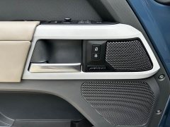 Land Rover Defender 110 P400 Dark Special Edition - фото 6