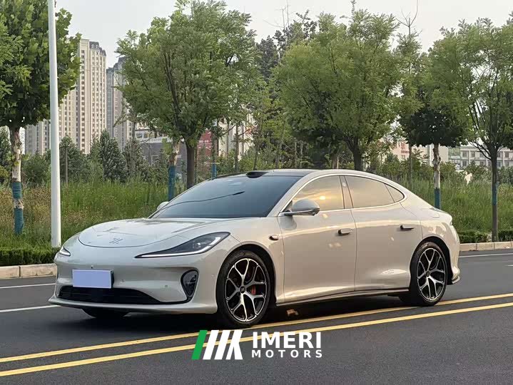 IM Motors Zhiji L6 Max - автомобиль из Китая