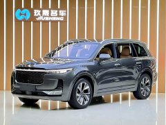 Li Auto Ideal ONE extended range 6-seater version - фото 1