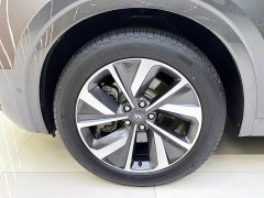 Li Auto Ideal ONE extended range 6-seater version - фото 6