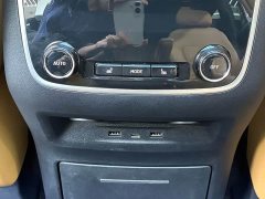 Li Auto Ideal ONE extended range 6-seater version - фото 9