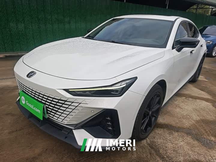 Changan UNI-V Smart iDD Smart iDD 1.5T 113km smart fun - автомобиль из Китая