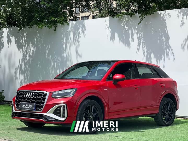 Audi Q2L 2022 35 TFSI aggressive and dynamic - автомобиль из Китая