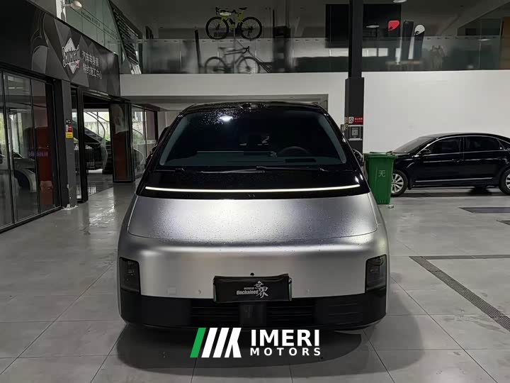 Li Auto Ideal MEGA Home Family Special Edition - автомобиль из Китая