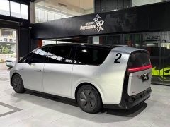 Li Auto Ideal MEGA Home Family Special Edition - фото 5