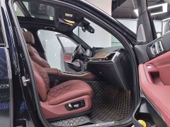 BMW X5 2023 xDrive 40Li M Sports Night Package - фото 8