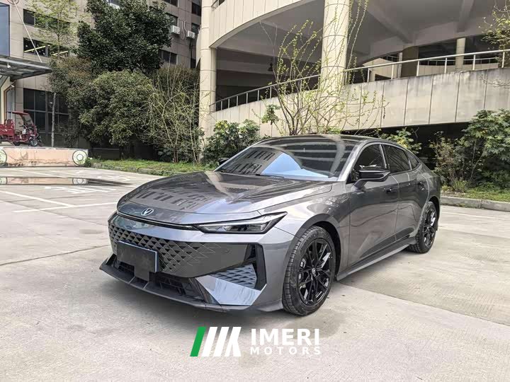 Changan UNI-V 1.5T premium - автомобиль из Китая