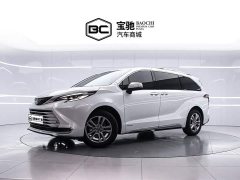 Toyota SIENNA 2021 2.5L Hybrid Platinum Edition - фото 1