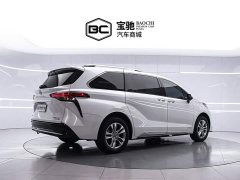 Toyota SIENNA 2021 2.5L Hybrid Platinum Edition - фото 3