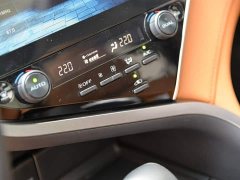 Toyota Camry 2.5G Deluxe Edition - фото 10