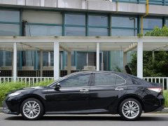 Toyota Camry 2.5G Deluxe Edition - фото 2