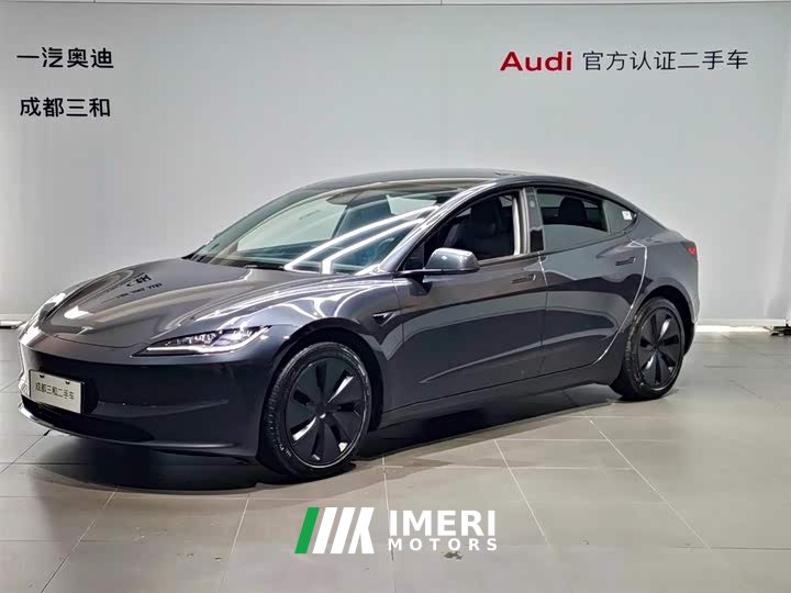 Tesla Model 3 rear-wheel drive version - автомобиль из Китая