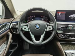 BMW 5 Series facelift 525Li M Sports Package - фото 11