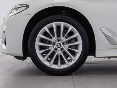BMW 5 Series facelift 525Li M Sports Package - фото 17