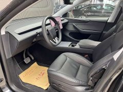 Tesla Model Y rear-wheel drive version - фото 7