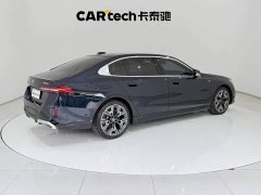 BMW 5 Series 530Li Exclusive M Sports Package - фото 11