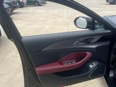 Hongqi H5 2.0T automatic smart connected flag version - фото 5
