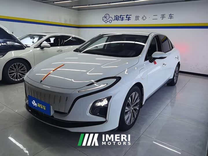 Hongqi E-QM5 620km PLUS - автомобиль из Китая