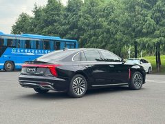 Hongqi H5 1.5T HEV Zhilian Qichang Edition - фото 7