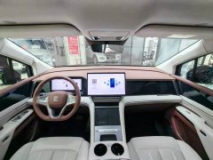 Lynk & Co Summer DM-i 1.5T 180km transcendent type - фото 8