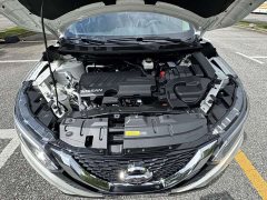 Nissan Qashqai 2.0L CVT XV Prem Deluxe Edition - фото 20