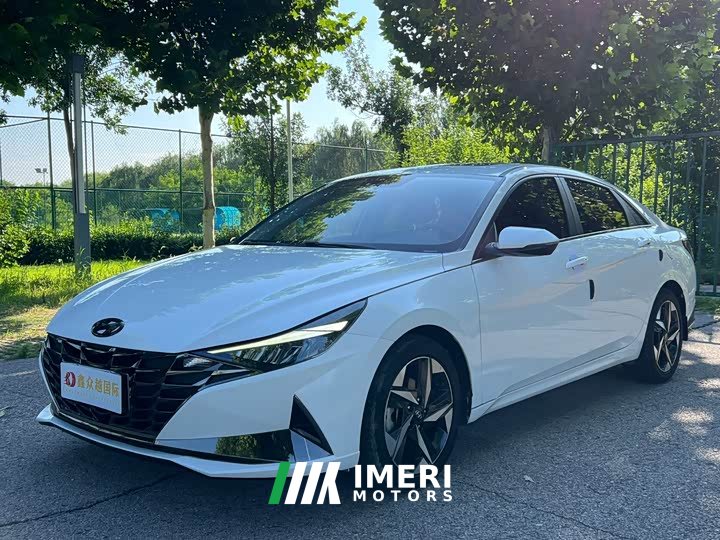 Hyundai Elantra 1.5L CVT LUX Premium Edition