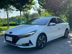 Hyundai Elantra 1.5L CVT LUX Premium Edition - фото 1